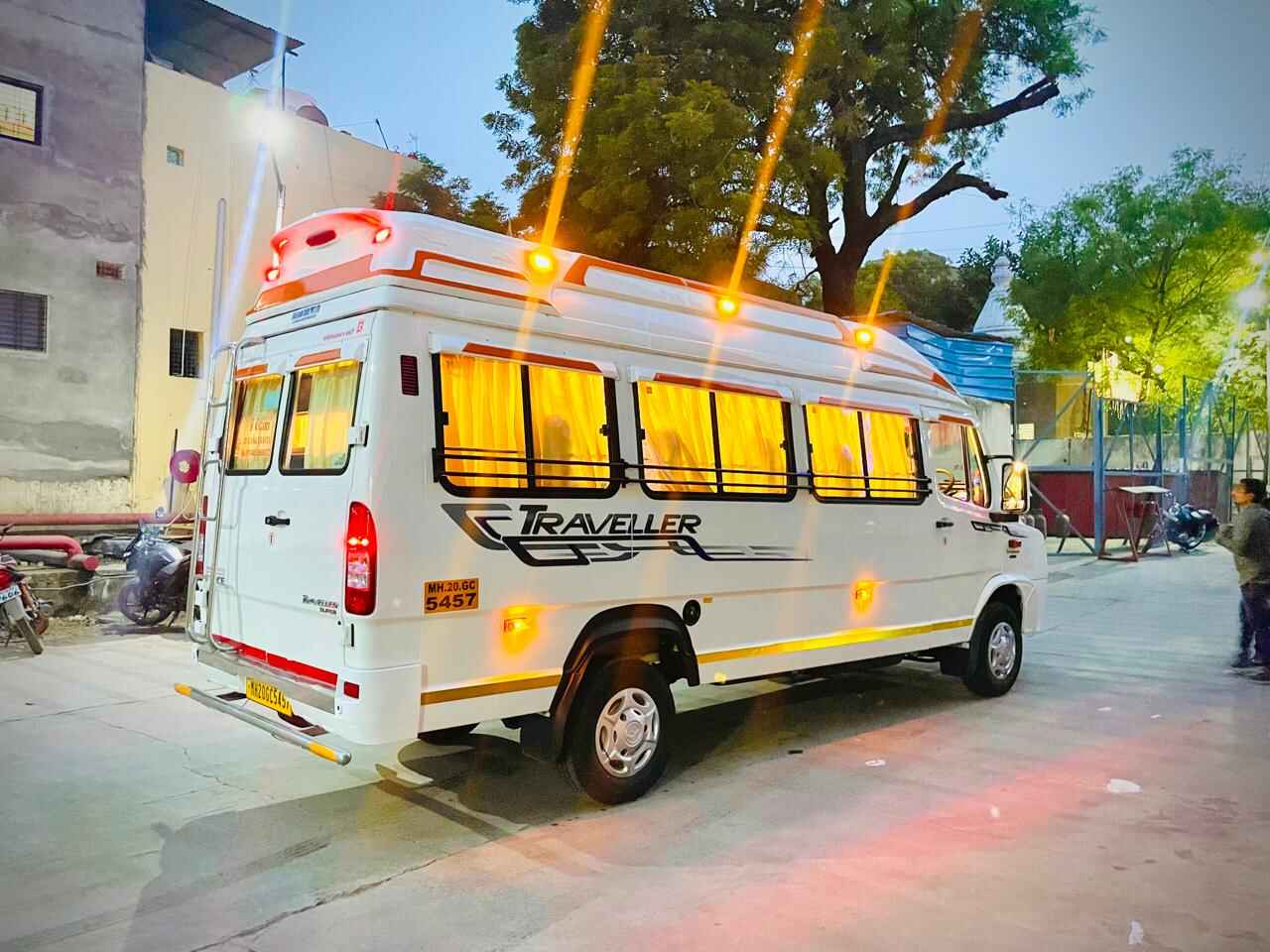 Tempo traveller